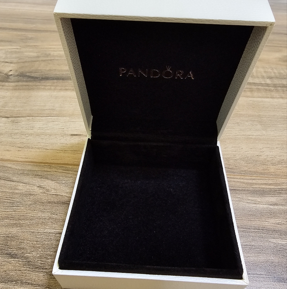 New Pandora Celestial Heart Clasp Bangle - Picture 6 of 11
